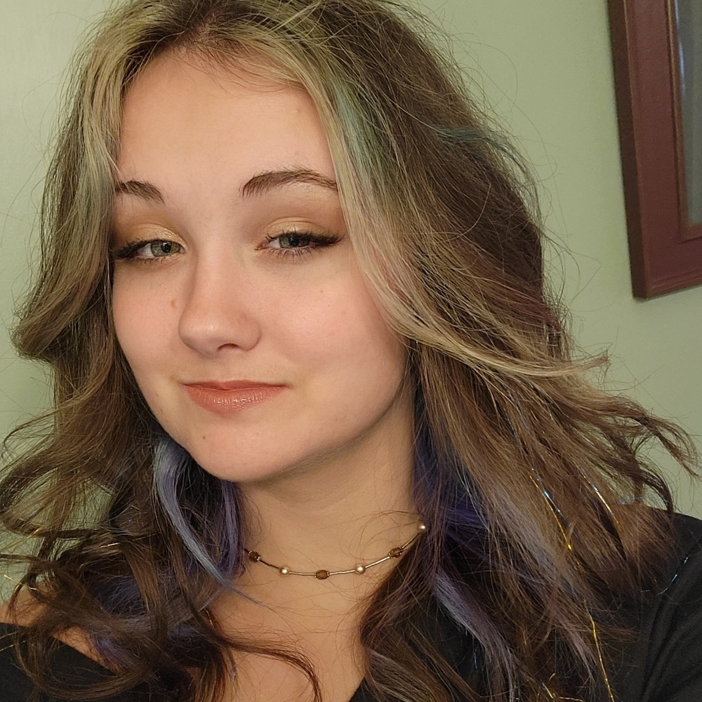 Meet your Posher, Alicia
